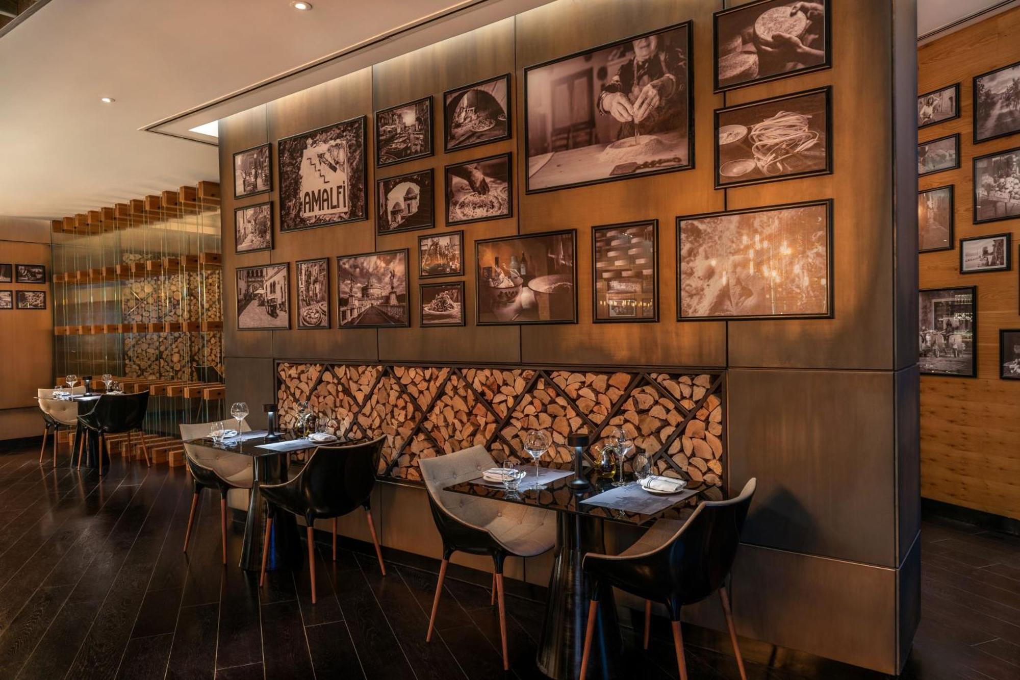 Le Royal Meridien Abu Dhabi Esterno foto Interior of the restaurant