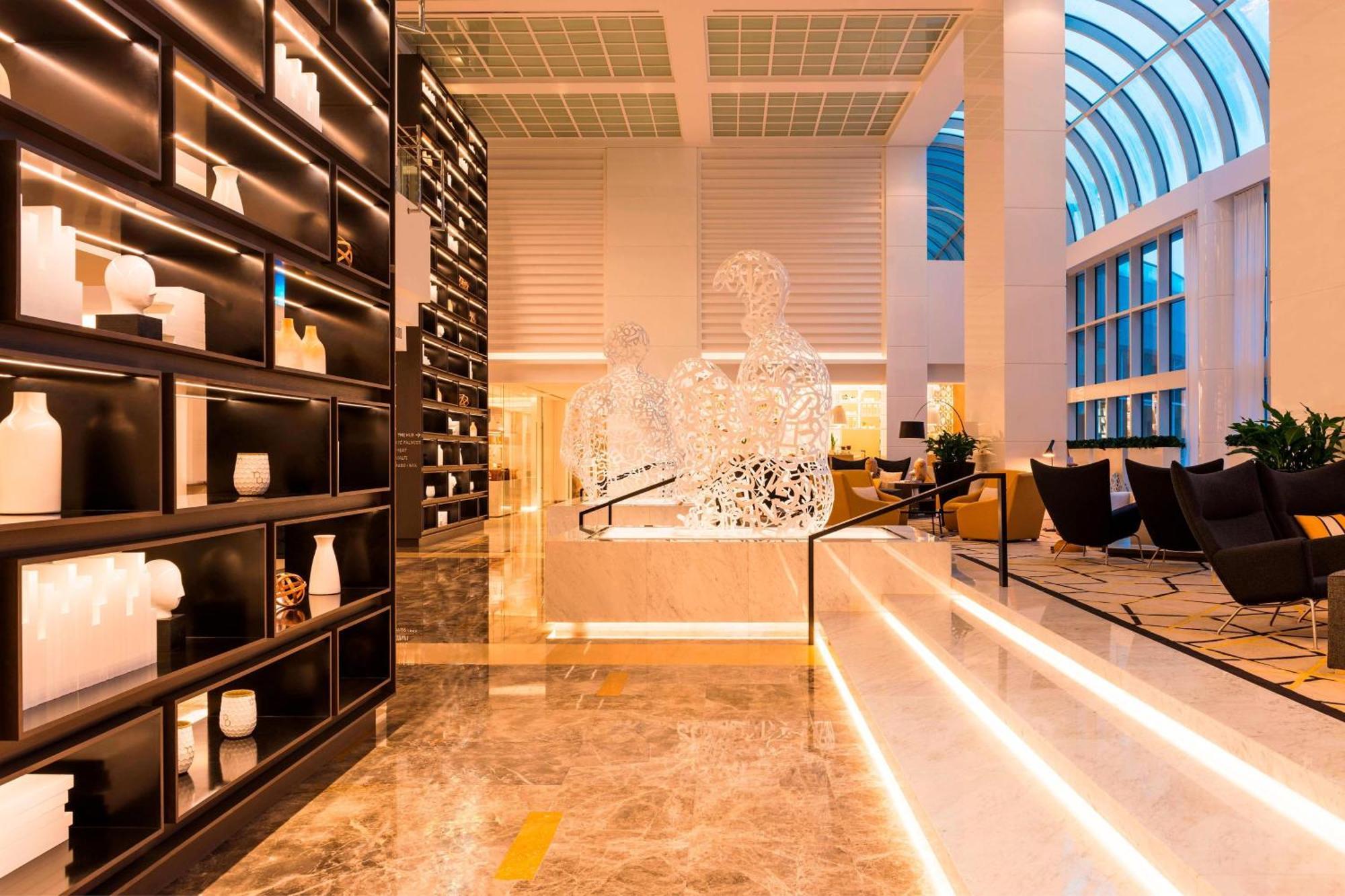 Le Royal Meridien Abu Dhabi Esterno foto Lobby