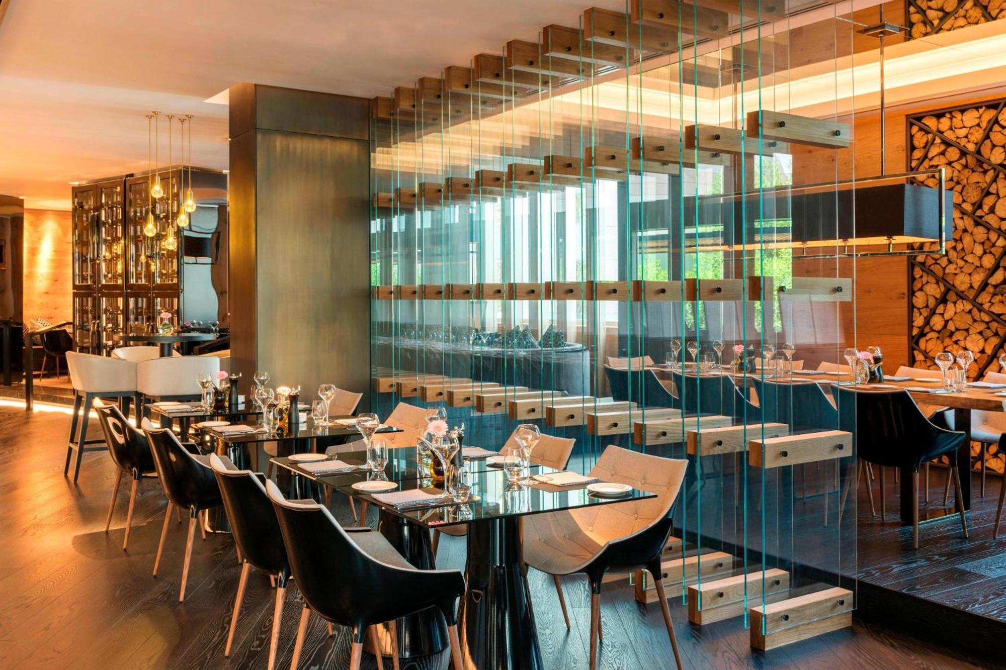Le Royal Meridien Abu Dhabi Esterno foto The restaurant