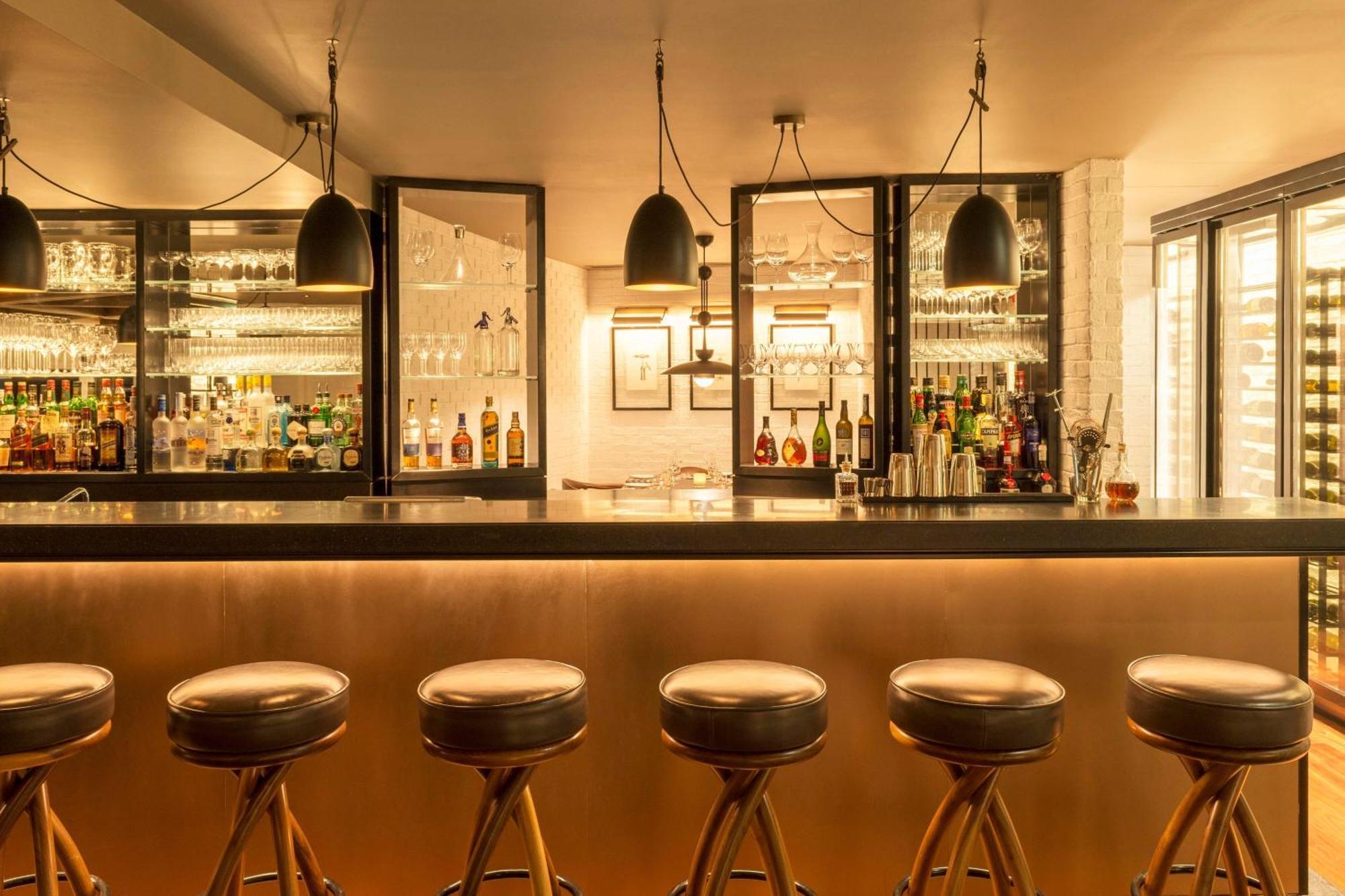 Le Royal Meridien Abu Dhabi Esterno foto The bar at the 2018 edition of the London Design Festival