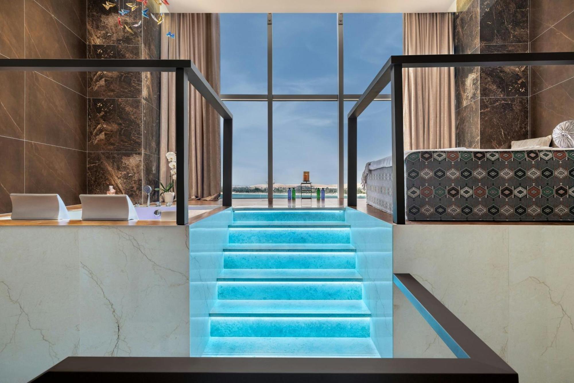 Le Royal Meridien Abu Dhabi Esterno foto The Sky Pool