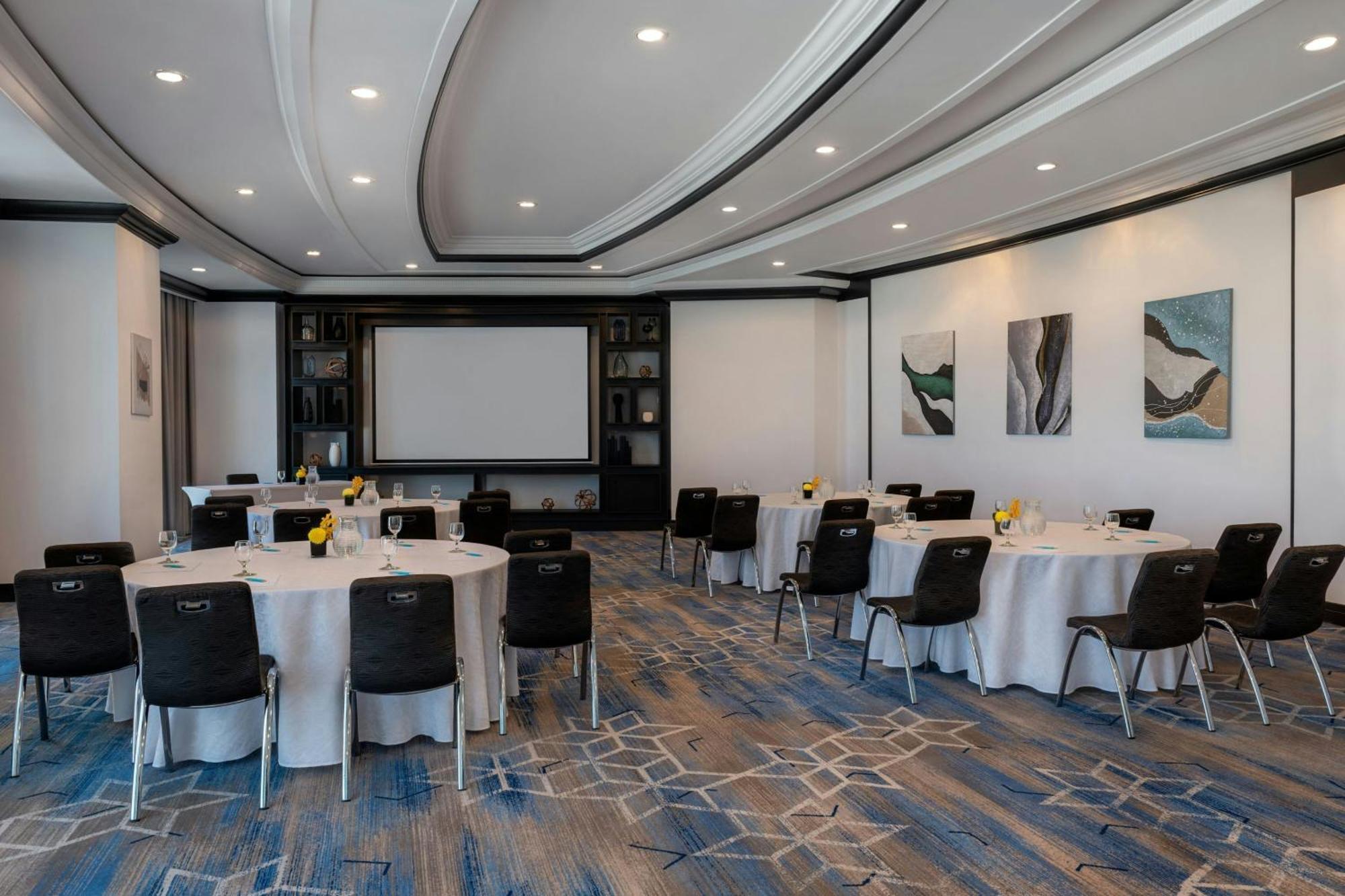 Le Royal Meridien Abu Dhabi Esterno foto Meeting room