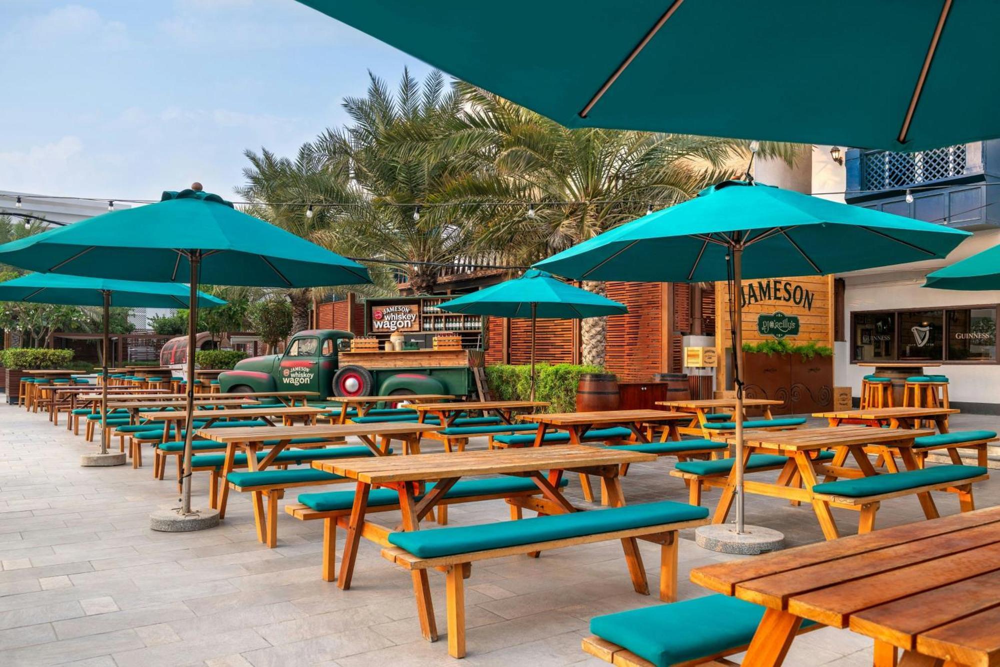Le Royal Meridien Abu Dhabi Esterno foto The Village