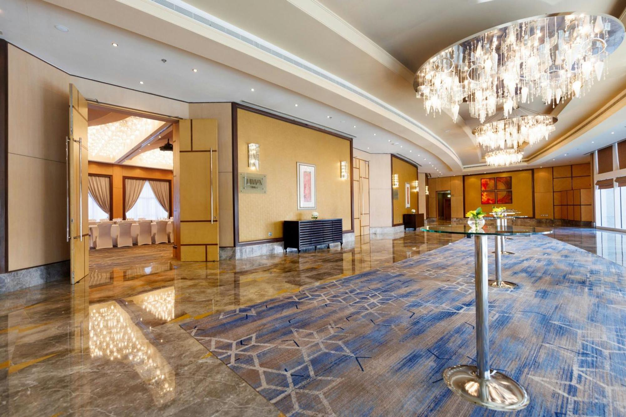 Le Royal Meridien Abu Dhabi Esterno foto