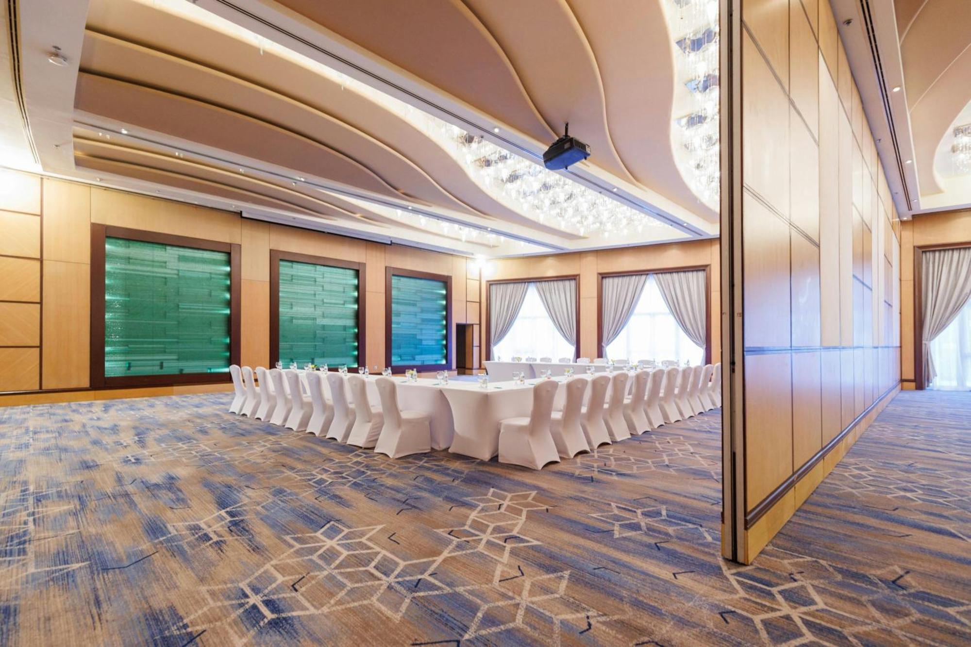 Le Royal Meridien Abu Dhabi Esterno foto