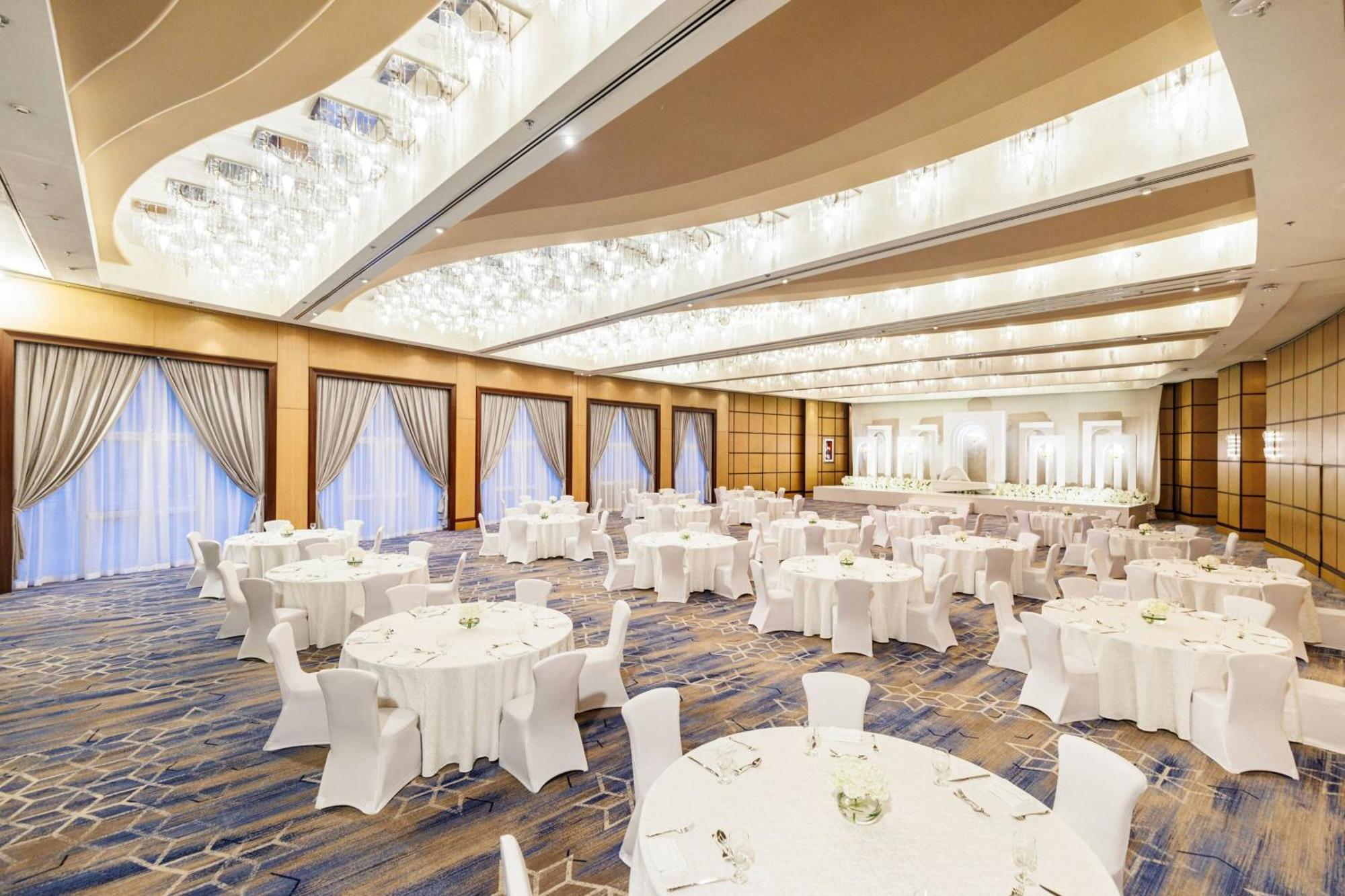 Le Royal Meridien Abu Dhabi Esterno foto